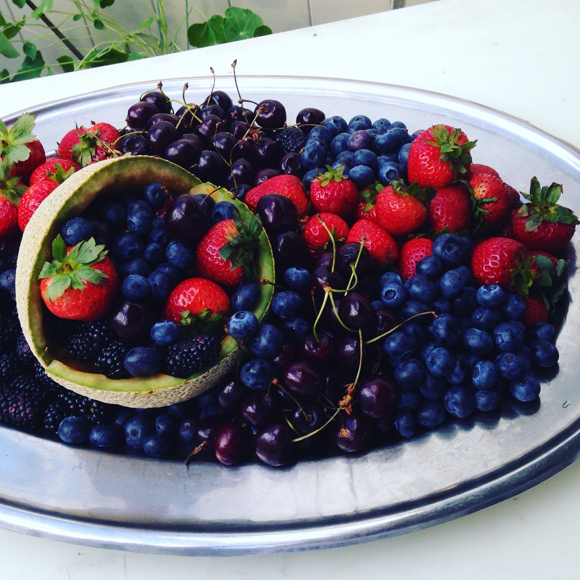 Fresh fruit platter (24 servings)